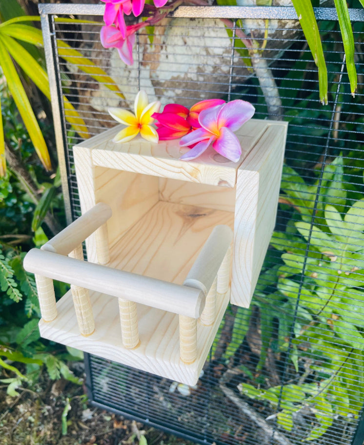 Kiln Dried Pine Chinchilla Bungalow: Small Pet Hideaway with Railing